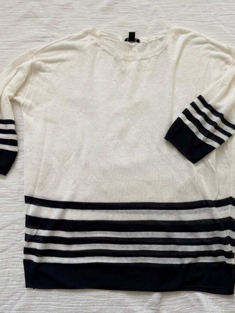 Like New Ann Taylor fine- knit 3 quarter sleeve linen/ rayon  sweater